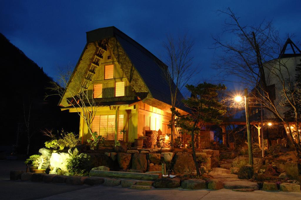 ホテル Okuhida Yakushi No Yu Honjin 高山市 エクステリア 写真