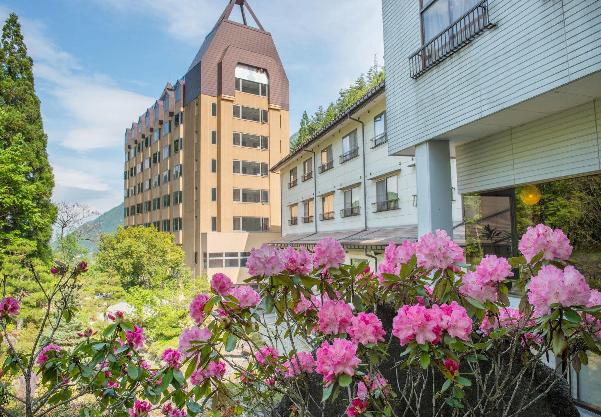 ホテル Okuhida Yakushi No Yu Honjin 高山市 エクステリア 写真