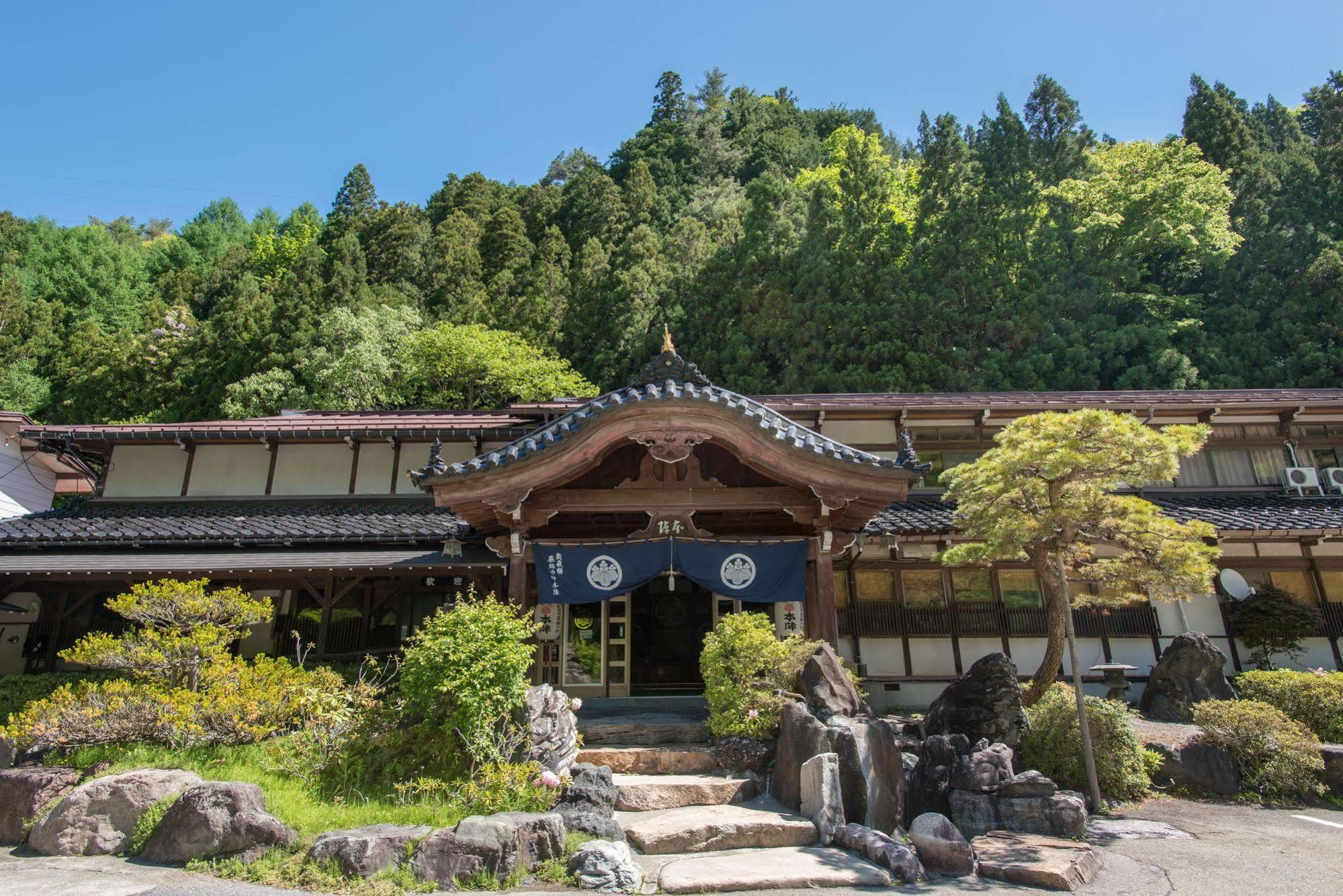 ホテル Okuhida Yakushi No Yu Honjin 高山市 エクステリア 写真